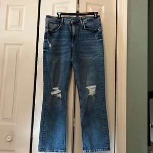 &Denim jeans. Straight leg. Size 6. Shorter. 27 inch inseam .